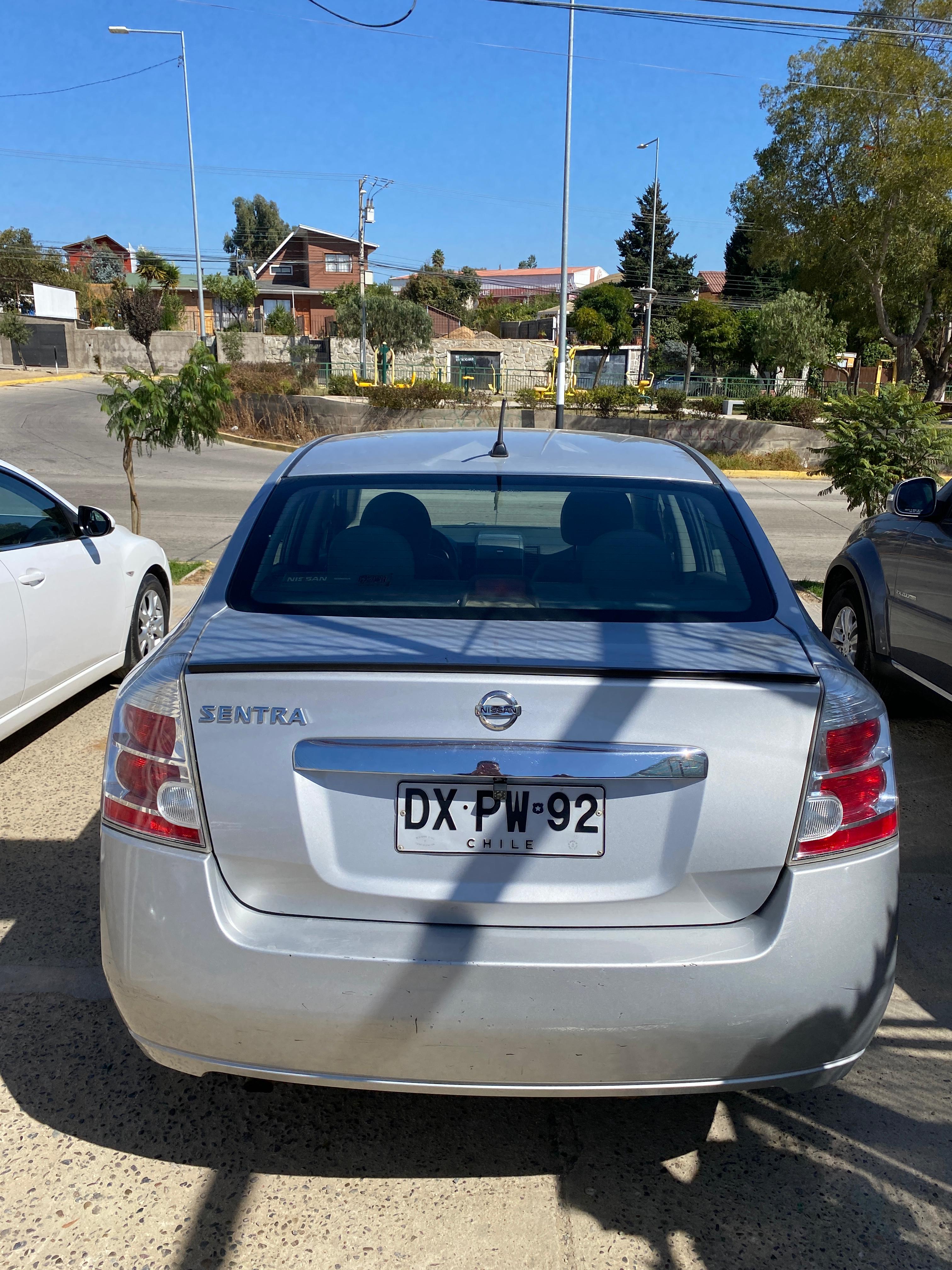 Nissan Sentra 2.0 thumbnail 2